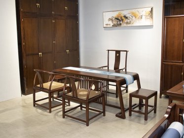 新中式餐廳家具