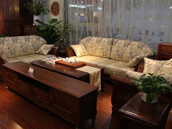 山東實(shí)木家具