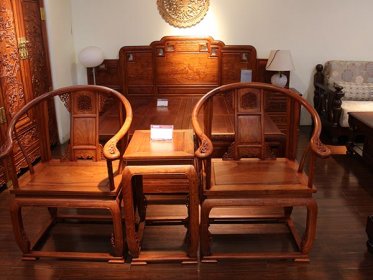 用心保養(yǎng)成就實(shí)木家具之美,凱迪帶來(lái)保養(yǎng)指南